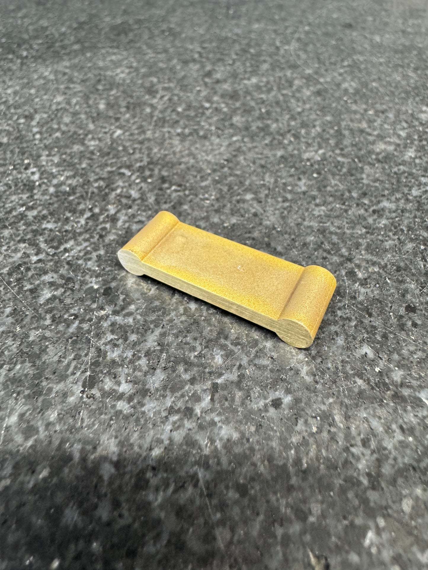 Lakewood Brass Dogbone Stitch — Small (Straight Wall)