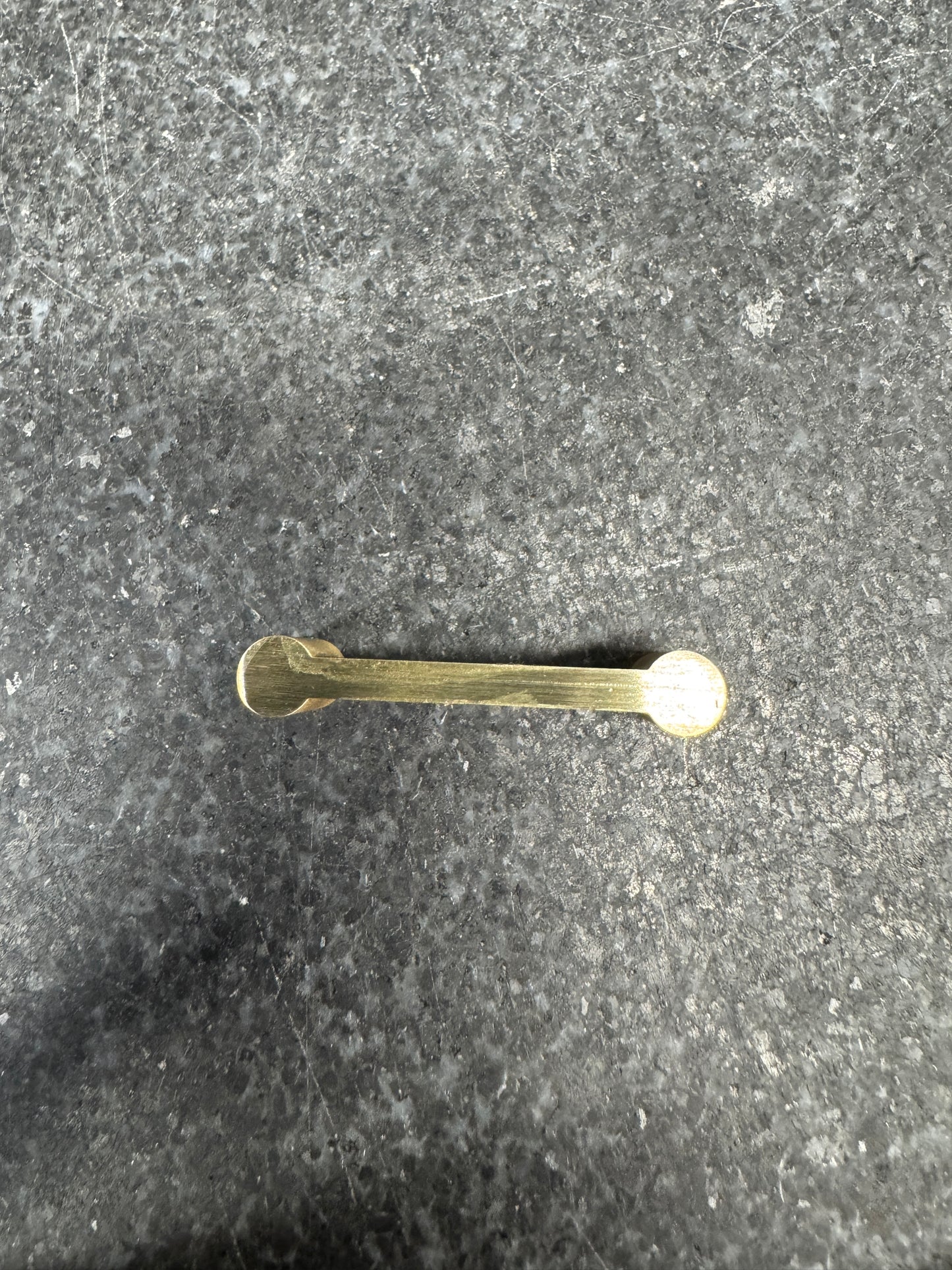 Lakewood Brass Dogbone Stitch — Small (Straight Wall)